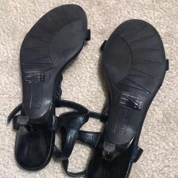 Low Black heels Brand new - Picture 3 of 3